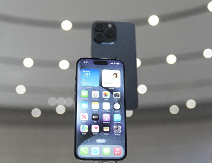 扶绥Apple维修站分享买iPhone15还是华为Mate60 